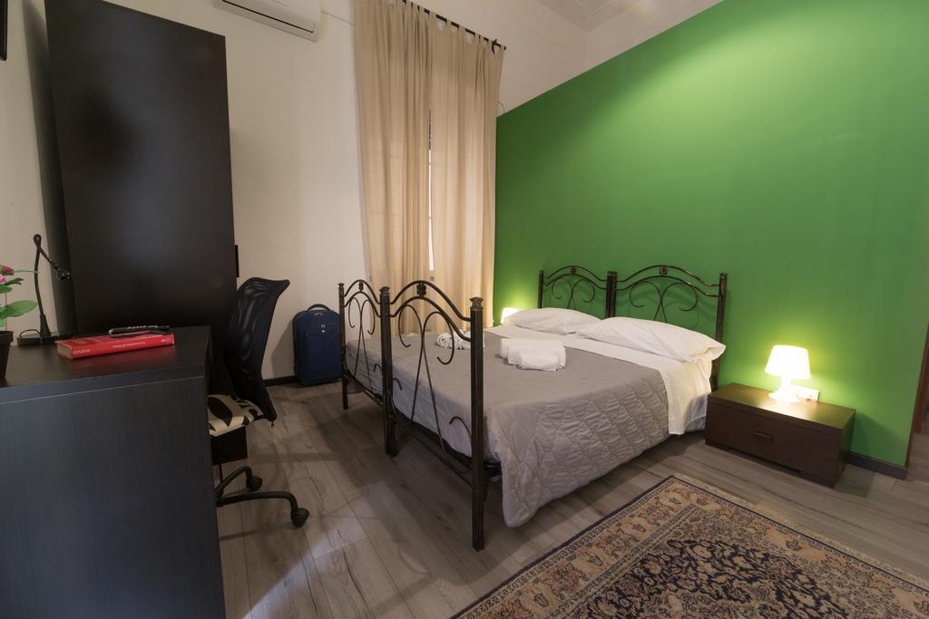 Tra L'Etna E Il Mare B&B Catania Bagian luar foto
