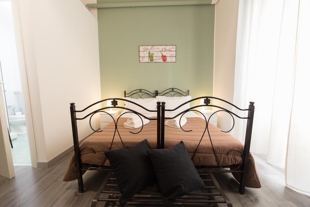 Tra L'Etna E Il Mare B&B Catania Bagian luar foto