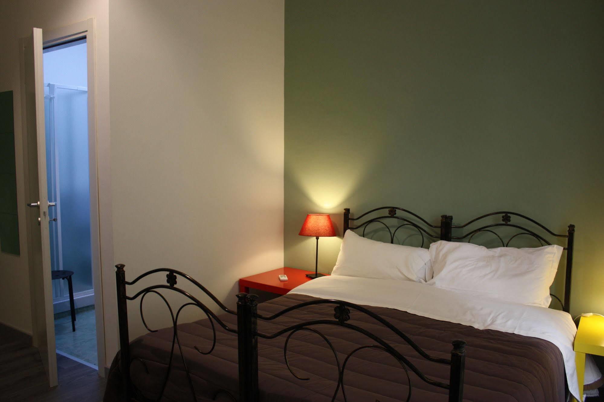 Tra L'Etna E Il Mare B&B Catania Bagian luar foto