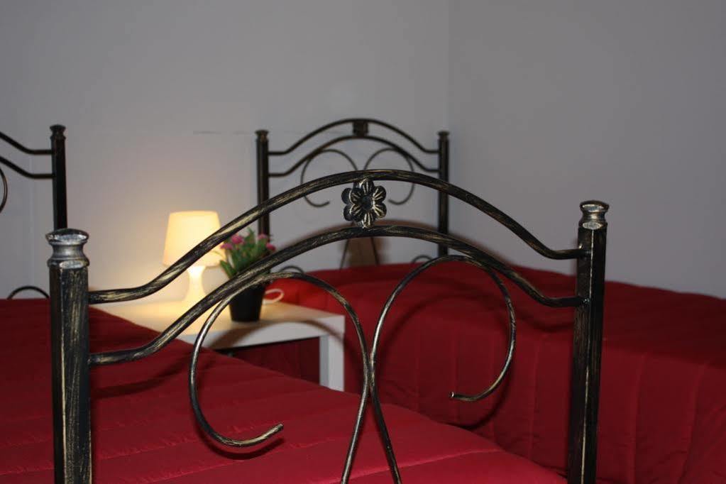 Tra L'Etna E Il Mare B&B Catania Bagian luar foto